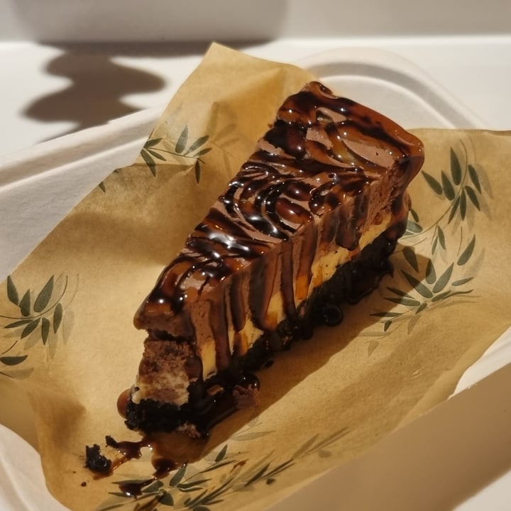 photo of Bamboo Street Food (Mobile Food Vendor) Chocolate Vanilla Cheesecake shared by @lukayaba on  12 Jan 2023 - review