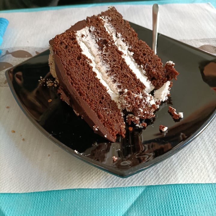 photo of La Tecia Vegana Torta di nocciole e cioccolato shared by @lacri88 on  05 Apr 2023 - review