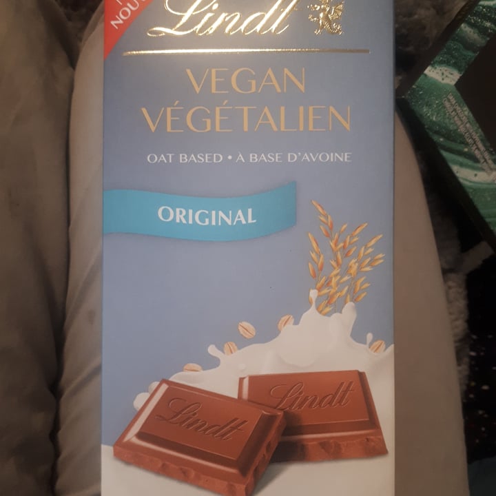photo of Lindt Vegan chocolate original shared by @anniepoppy on  16 Jul 2023 - review