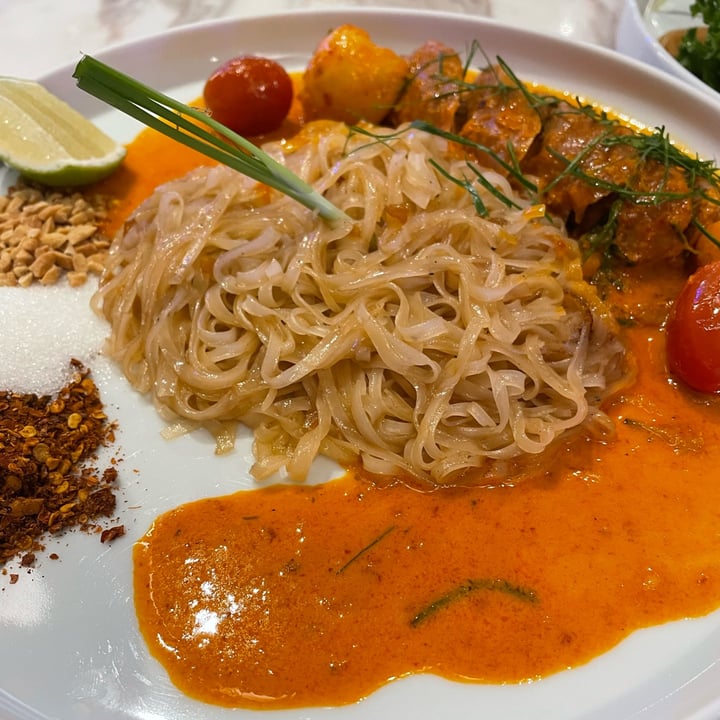 photo of Bangkok Jam Great World City Beyond Sausage Pad Thai with Thai Red Curry shared by @wjynn on  09 Jun 2023 - review