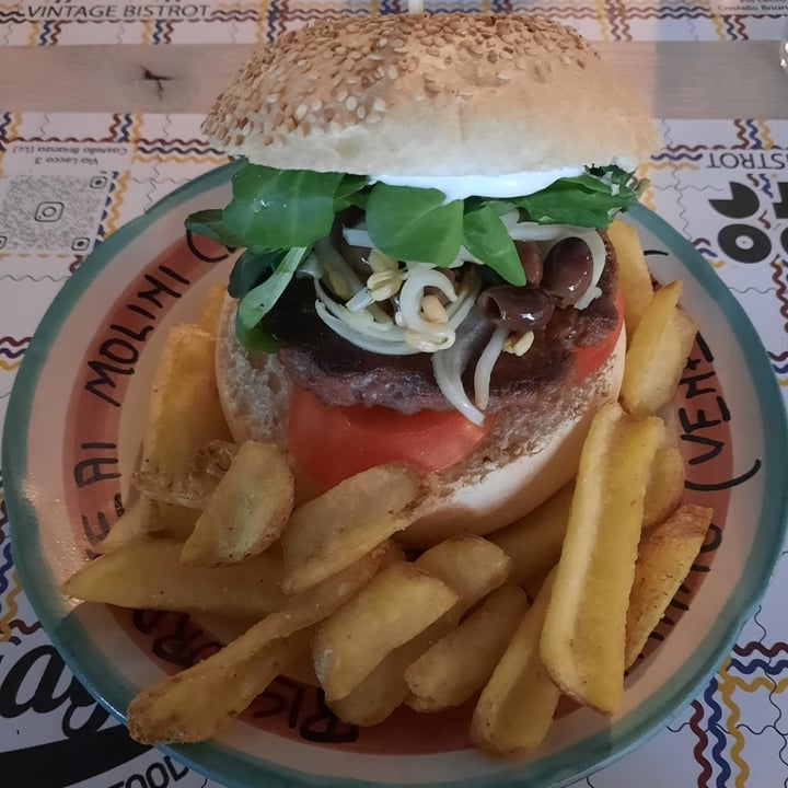 photo of Garage Pub Burger Queen shared by @callmeancy on  17 May 2023 - review
