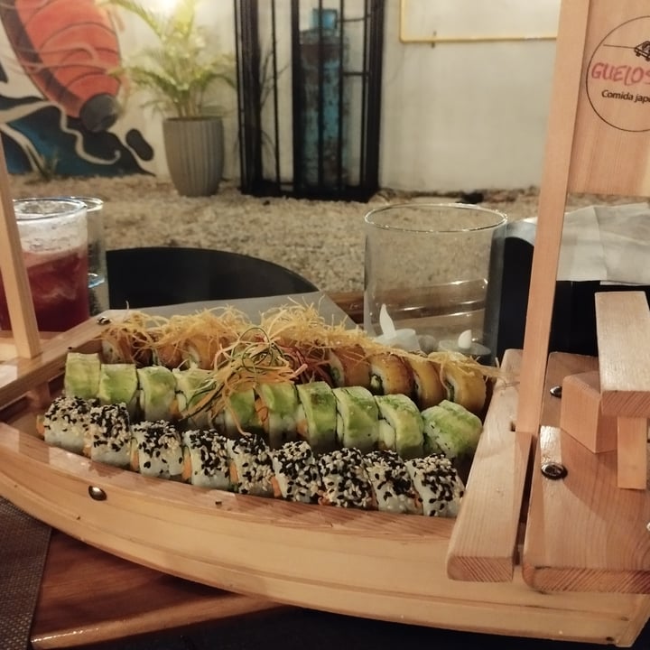 photo of Guelosushi Barco sushi Vegano 3 Tipos De Rollo shared by @lyn-v on  15 Mar 2023 - review