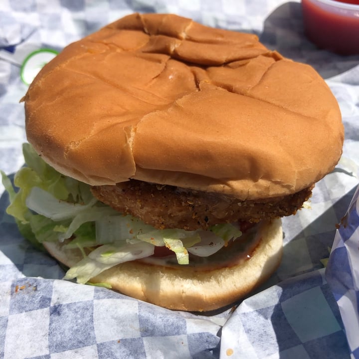 photo of No Clucks No Clucks Deluxe Chick'n Sandwich (vegan version) shared by @chemicajesus on  11 Jun 2023 - review