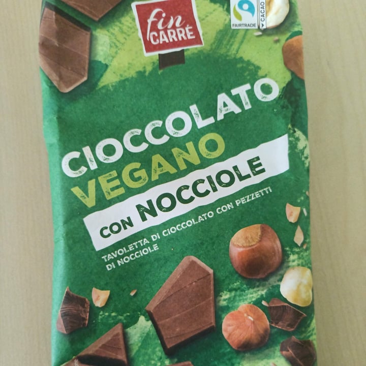 photo of Fin Carré Cioccolato vegano alle nocciole shared by @irewillard on  16 Jun 2023 - review