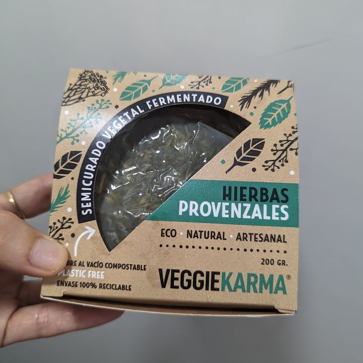 photo of Veggie Karma Queso Semicurado con Hierbas Provenzales shared by @vanessaprats on  23 Jul 2023 - review