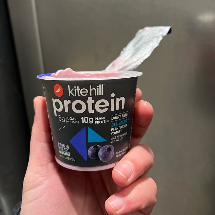 photo of Kite Hill Protein Plant-based Yogurt - Blueberry shared by @oshmorethstorm on  27 Dec 2022 - review