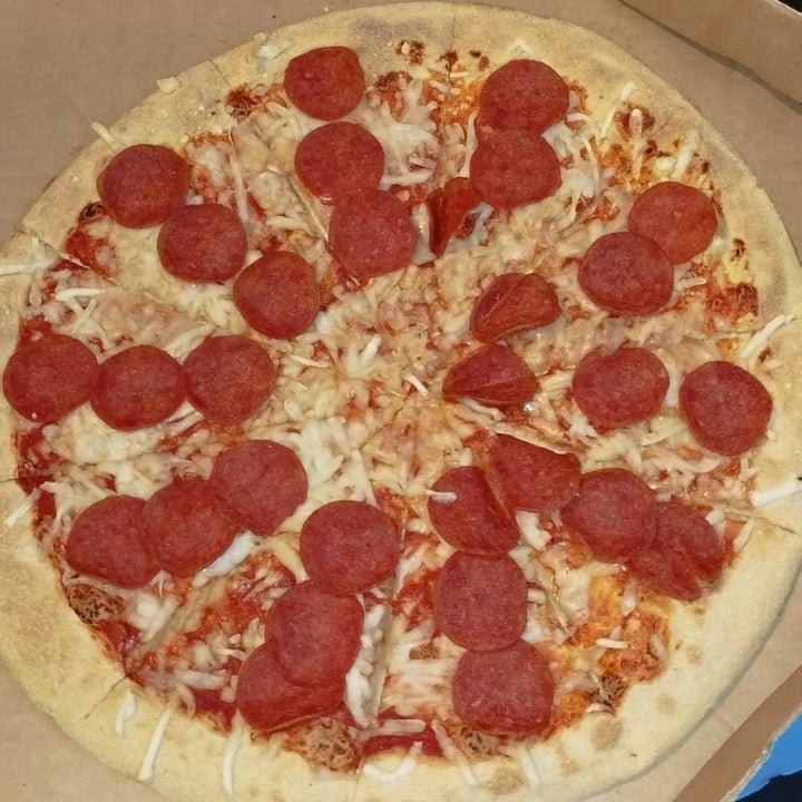 Domino's Pizza Bracknell United Kingdom Vegan PepperoNAY Review