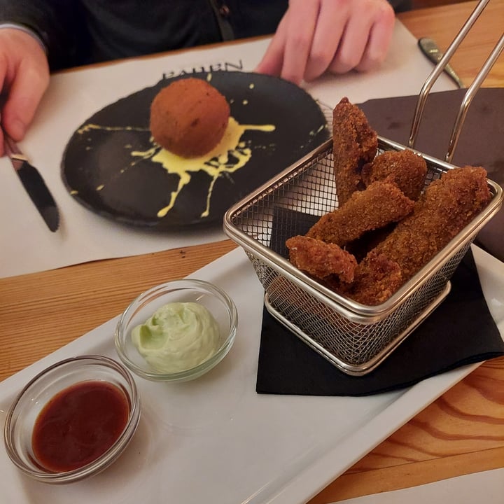photo of Nativa Ristorante Sticks di seitan croccanti con salsa barbecue e maionese alla cipollina shared by @dargina90 on  14 May 2022 - review