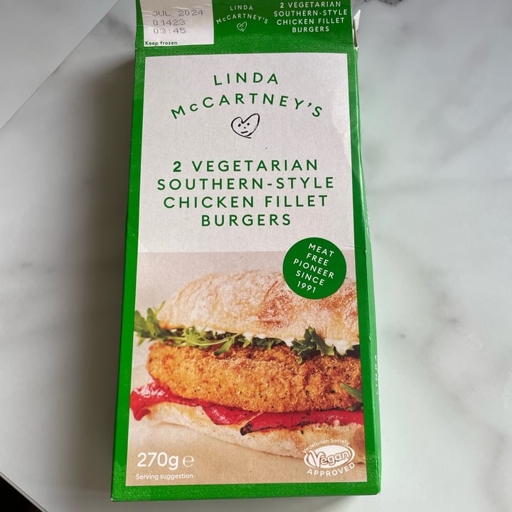 photo of Linda McCartney's 2 Vegetarian Southern Style Chicken Fillet Burger shared by @plantbasedprincess18 on  04 Apr 2023 - review