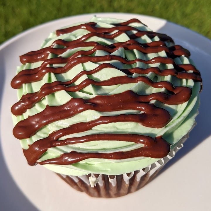 photo of Wisdom Vegan Bakery Mint Chocolate Cupcake shared by @veggieassassin on  03 Jul 2023 - review