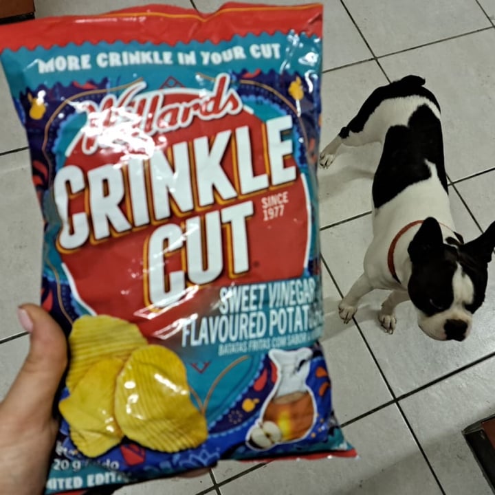 photo of Willards Crinkle Cut Sweet Vinegar Potato Chips shared by @tazzl16 on  03 Apr 2023 - review