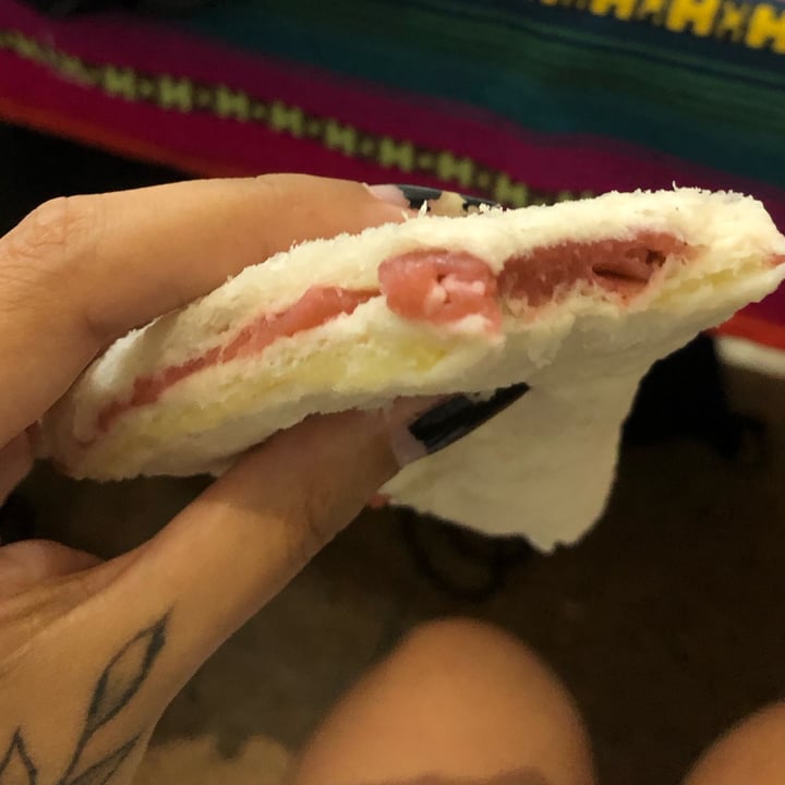photo of Embutidos Veggies sándwich de jamon crudo y queso shared by @xcuasidelictualx on  07 Feb 2023 - review