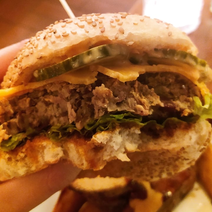 photo of Emma Pea Berlin Beast Burger shared by @bratkart0ffel on  24 May 2023 - review