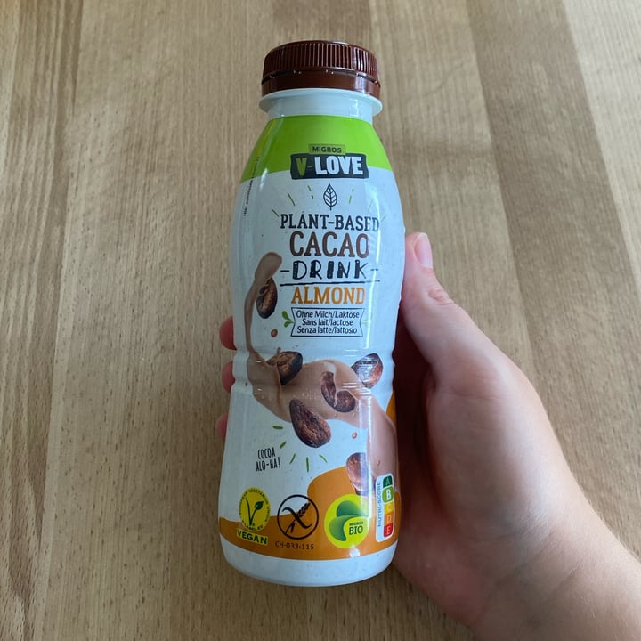 photo of Migros V-Love cacao drink almond shared by @kamillentee on  14 Aug 2023 - review