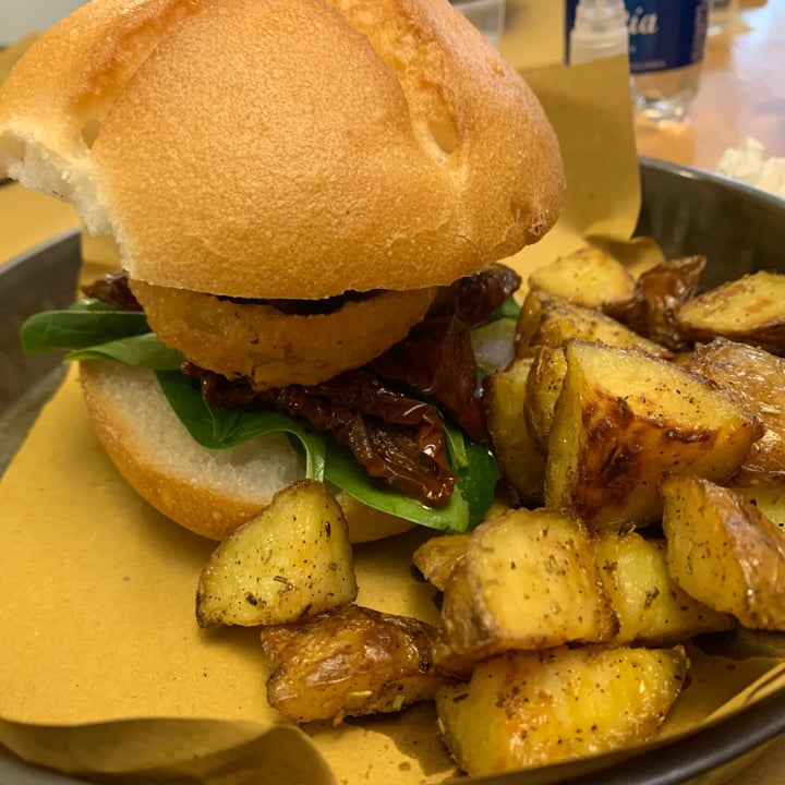 Burger Bar Cargo, Salerno, Italy Reviews abillion