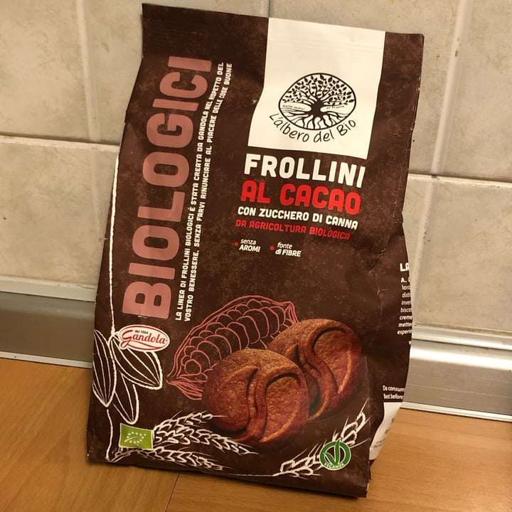 photo of L'albero del Bio Frollini al cacao shared by @waldenhc on  19 Dec 2022 - review