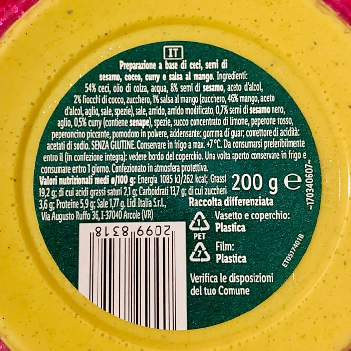 photo of Vemondo Hummus Al Curry shared by @gingersaint on  18 Jan 2023 - review