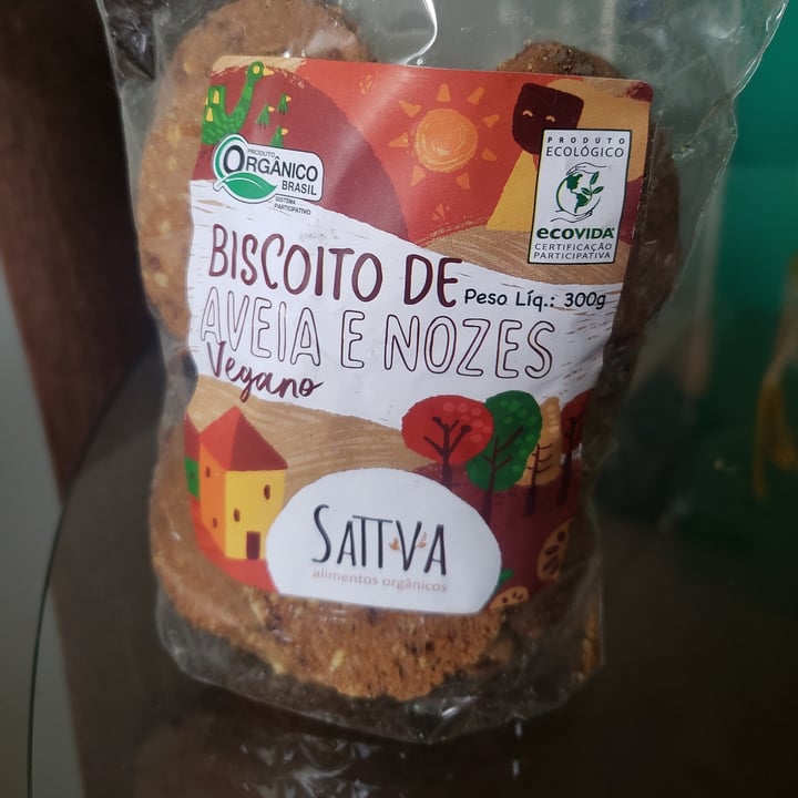 photo of Sattva Alimentos Orgânicos Biscoito Integral de Aveia e Nozes Pecã - Vegano e Orgânico shared by @carolmace on  18 Apr 2023 - review