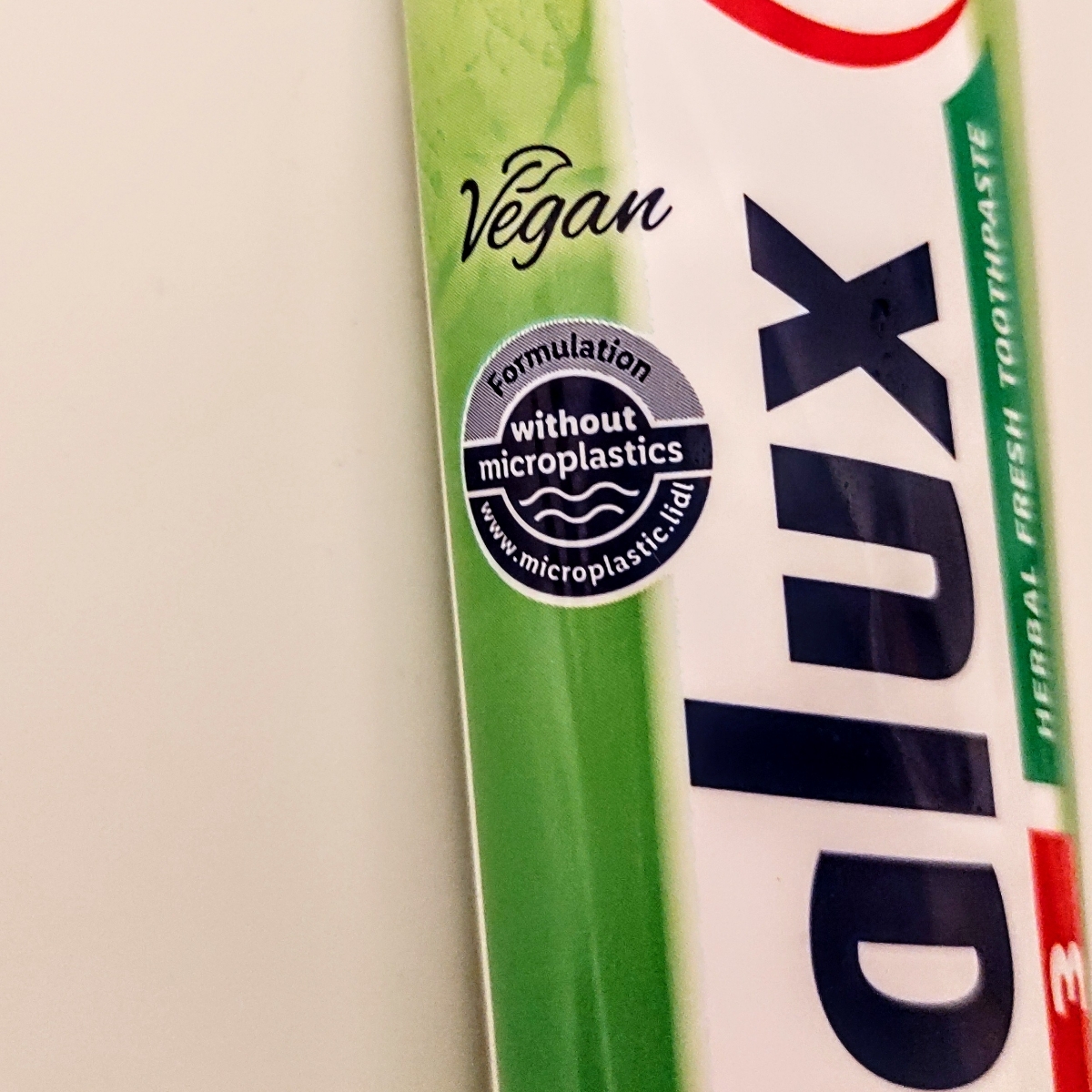 Dentalux Herbal Fresh Toothpaste Reviews | abillion