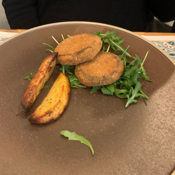 photo of Status Quo Cordon bleu di melanzane, stracchetto fumé e porcini shared by @guenda on  26 Feb 2023 - review