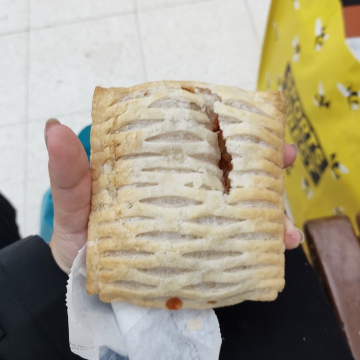photo of Greggs Vegan Sausage Bean And Cheese Melt shared by @shaykempinskipepperd on  29 Mar 2023 - review