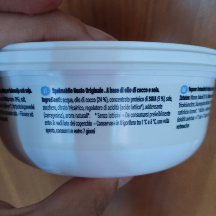 photo of Vegan island Dairy Free Spread Original shared by @azaholmes01 on  04 Aug 2023 - review