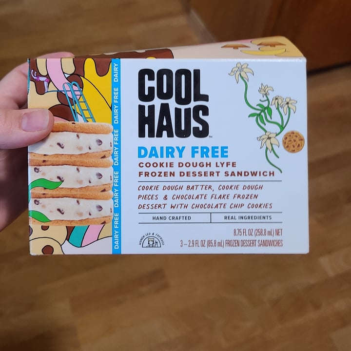 photo of COOL HAUS Cookie Dough Frozen Dessert Sandwich shared by @sofihuasteca on  07 Jul 2023 - review