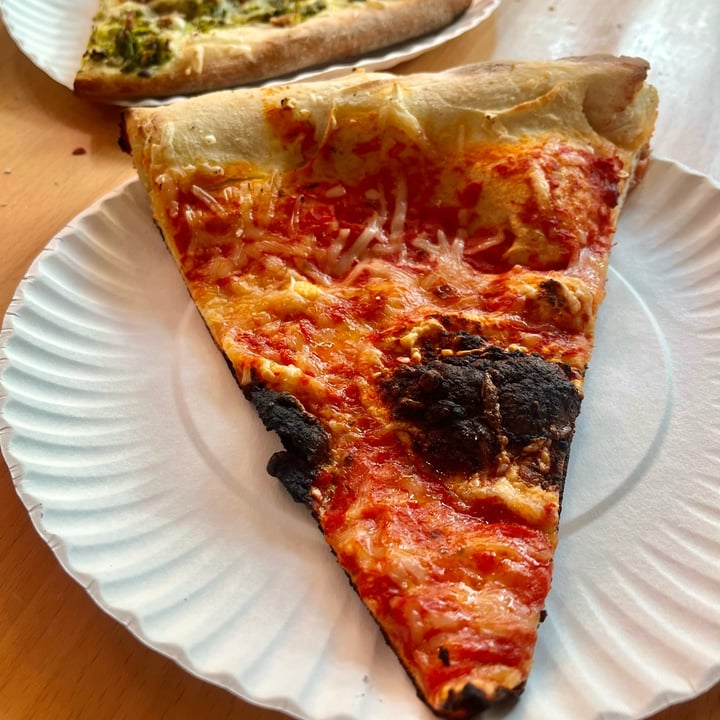 photo of Screamer's Pizzeria Cheese Slice shared by @oliviawzg on  31 May 2023 - review