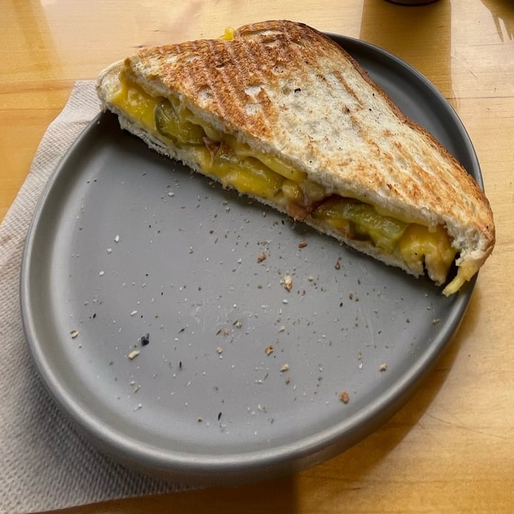 photo of Naturally Vero Grilled Cheese With Pickles shared by @laurjc on  24 Jun 2023 - review