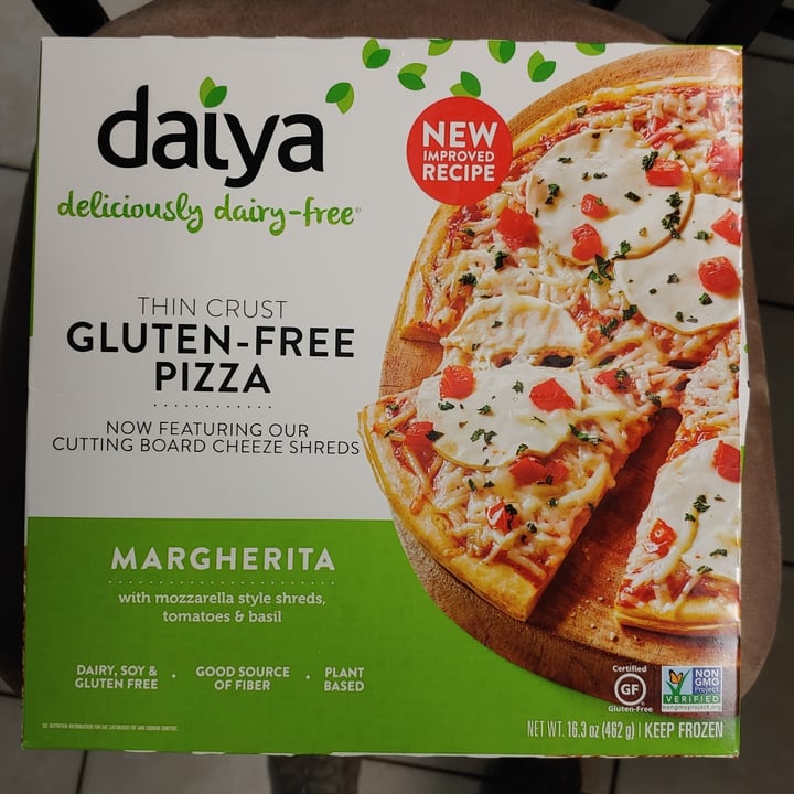 photo of Daiya Daiya gluten free pizza shared by @tailsfromafield on  27 May 2023 - review