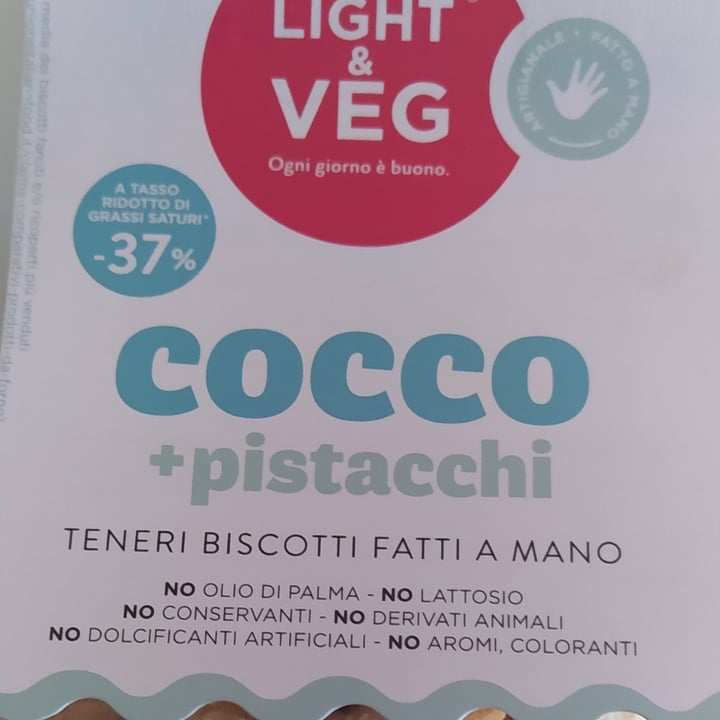 photo of Light & Veg Biscotti Cocco Pistacchi shared by @chiaralevantini on  16 May 2023 - review
