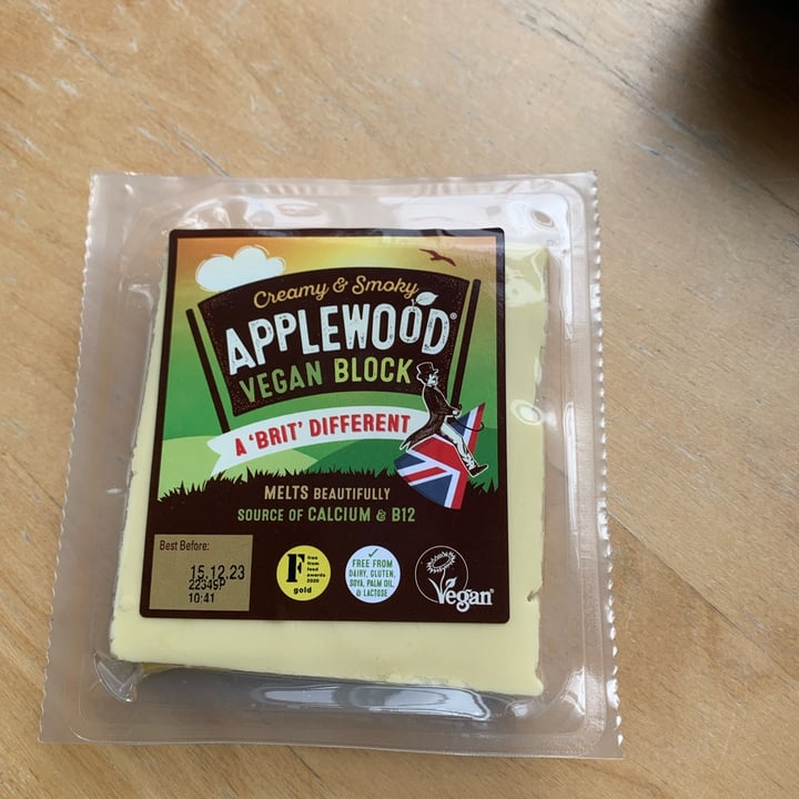 photo of Applewood Smoked Cheese shared by @claudiascarabusci on  12 Feb 2023 - review