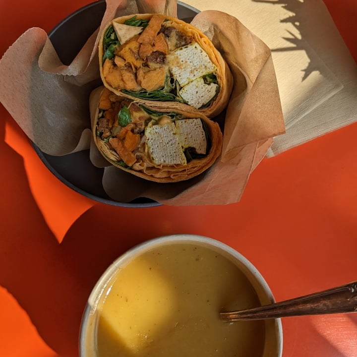 photo of Electric Beets Breakfast Tofu Wrap & Soup of the Day shared by @tamarabaia on  18 May 2023 - review