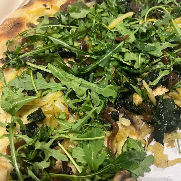 photo of Radio Pizza (ex Miss Pizza® Marconi) Pizza Vegan Personalizzata shared by @gaialeone on  04 Jun 2023 - review