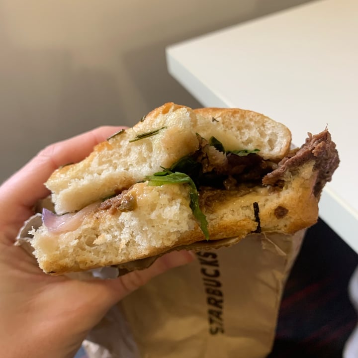 photo of Starbucks Coffee No’Beef and Onion Focaccia shared by @rebekahoutterside on  13 Jan 2023 - review