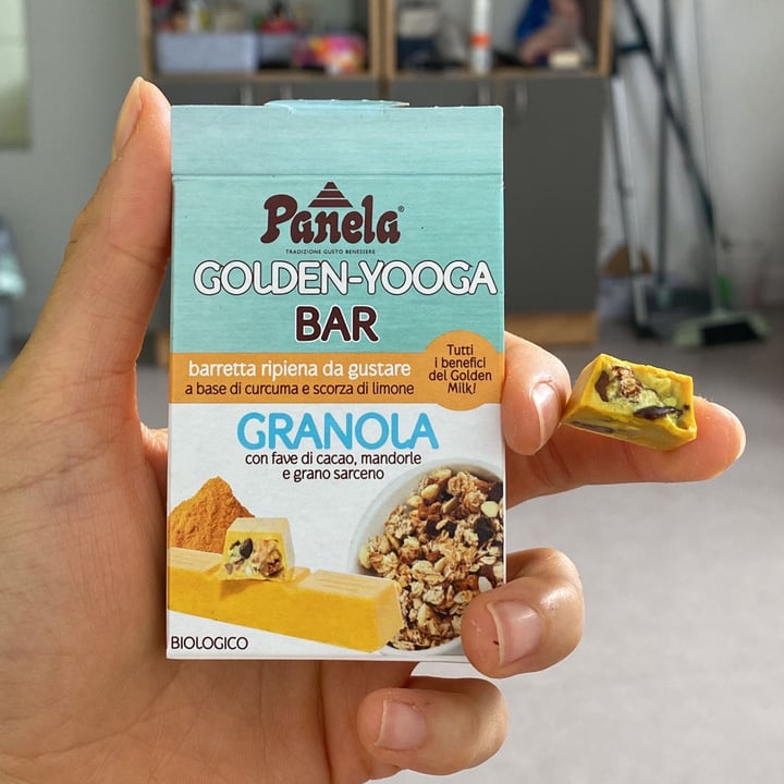 photo of Panela golden yooga bar granola shared by @polpetta on  26 Mar 2023 - review