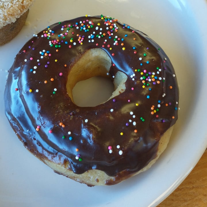 photo of Mud Pie Bakery & Coffee Donut with Chocolate Frosting shared by @6onnie on  09 Apr 2023 - review