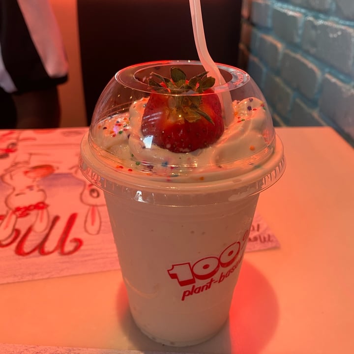 photo of Monty's Good Burger Vanilla Shake shared by @theveganfoodcritic on  01 May 2023 - review