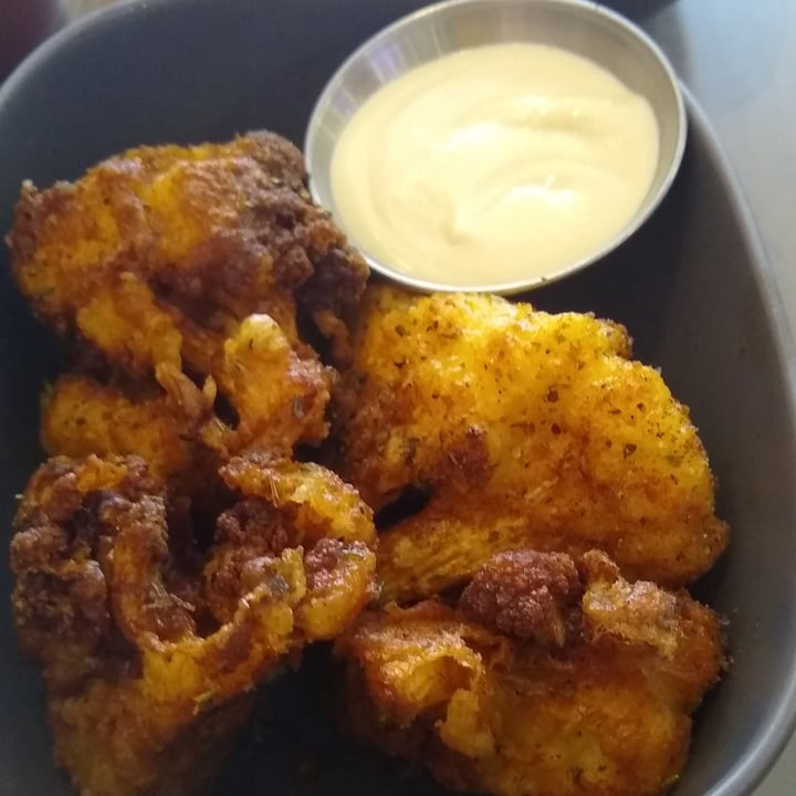photo of Parka Food Co. Cauliflower Wings shared by @rajivvegan on  19 Apr 2023 - review