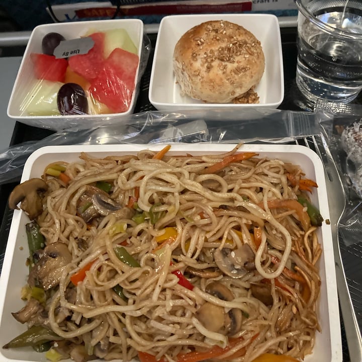 photo of Singapore Airlines Vegetarian Vegan Meal (VGML) shared by @ctfloof on  23 Mar 2023 - review