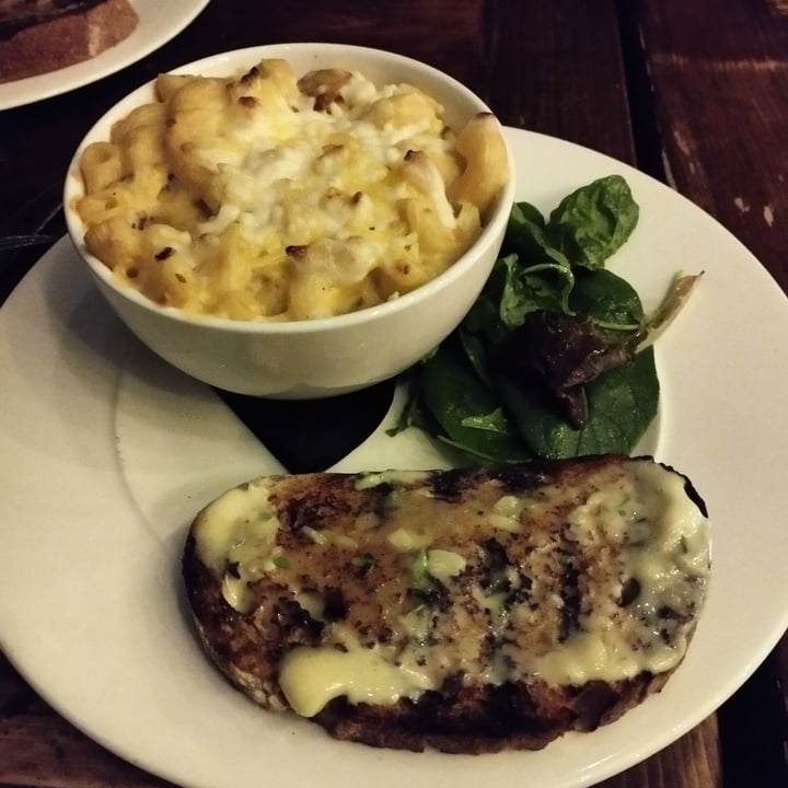 photo of Harmonium Macaroni Cheese shared by @louiseestperdue on  31 Dec 2022 - review