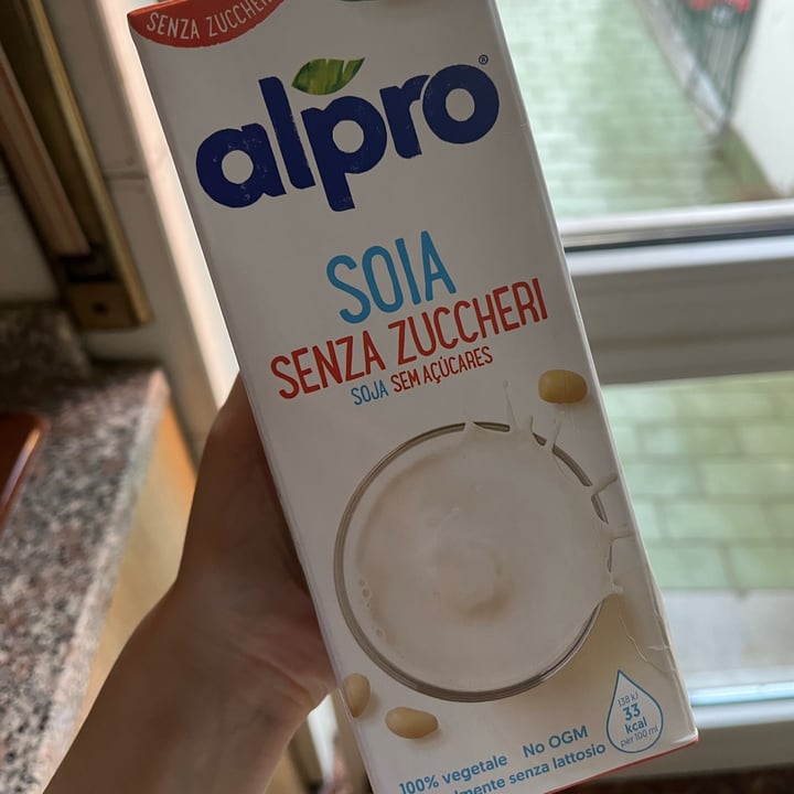 photo of Alpro latte soia senza zucchero shared by @juliehallew on  25 Jun 2023 - review