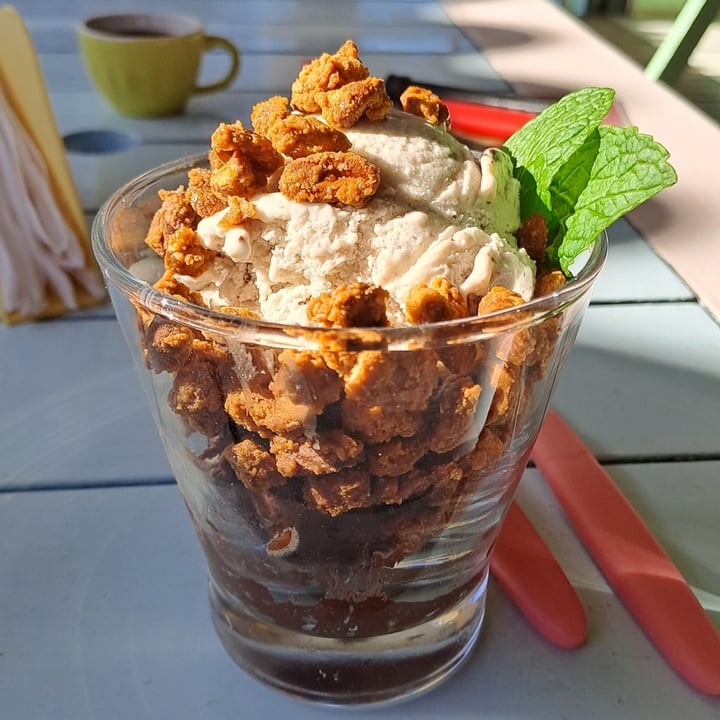 photo of Gurisa Sorvete De Cumarú + Mousse De Chocolate shared by @fernandinha4 on  02 Aug 2023 - review