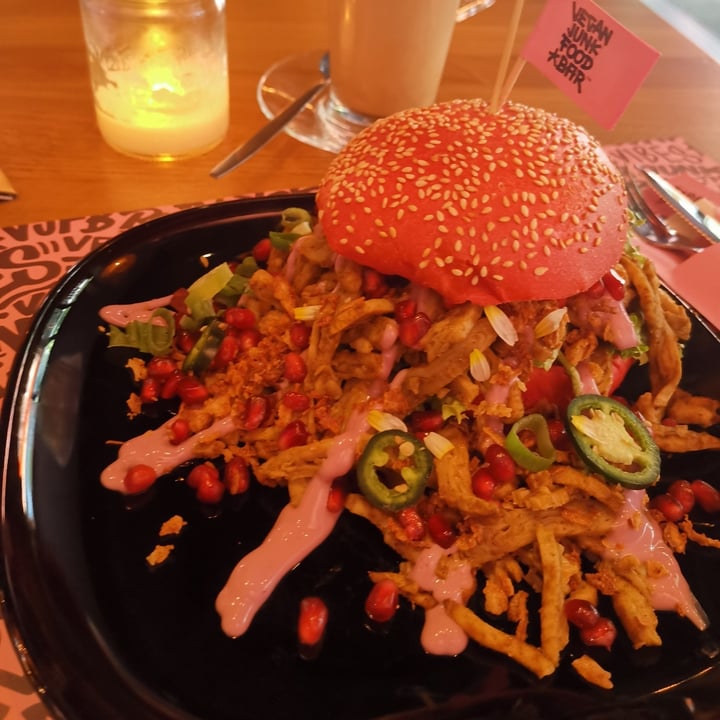 photo of Vegan Junk Food Bar BEASTIE Shawarma shared by @silvialeon92 on  20 Jan 2023 - review