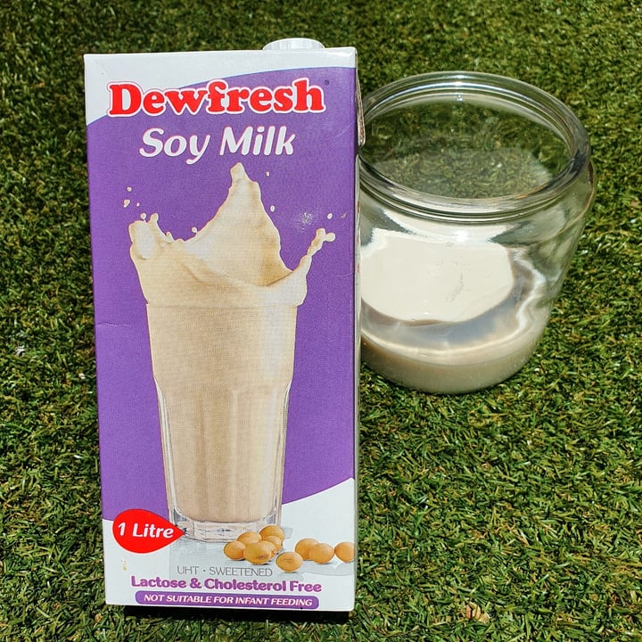 photo of Dewfresh Dewfresh Soy Milk shared by @humanequalshypocrite on  15 Jan 2023 - review