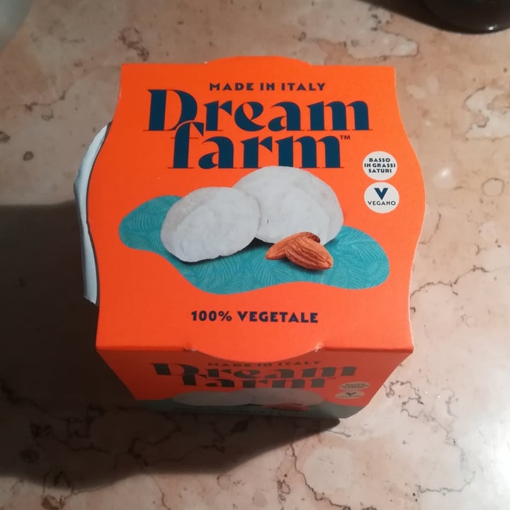 photo of Dreamfarm Alternativa vegetale alla mozzarella shared by @e1e on  24 Jul 2023 - review