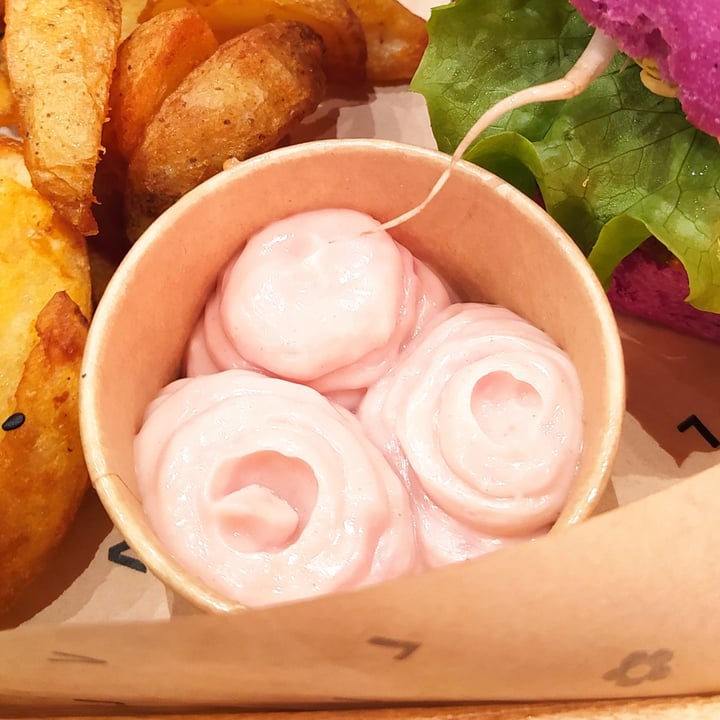 photo of Flower Burger Salsa magik shared by @susanita on  25 Dec 2022 - review
