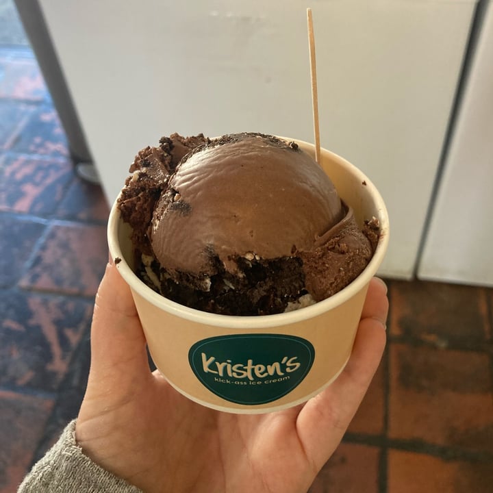 photo of Kristen's Kickass Ice cream Vegan Milk Choc and Oreo Ice Cream Tub shared by @catherinews on  28 May 2023 - review