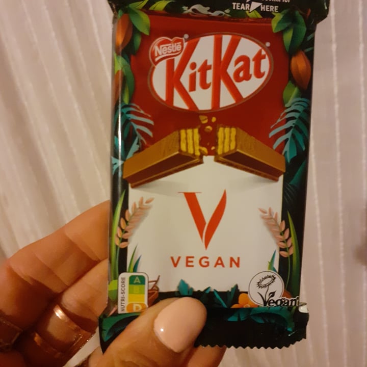 photo of Nestlé Kitkat Vegan shared by @jolykarin on  22 Feb 2023 - review