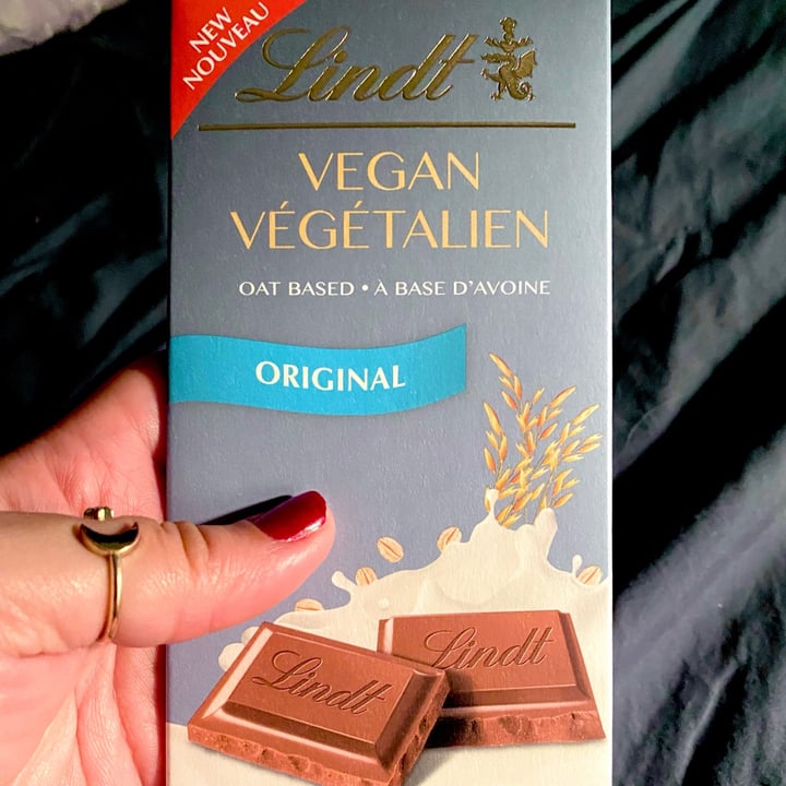 photo of Lindt Oat Based Chocolate (Original) shared by @hajojo on  05 Jan 2023 - review